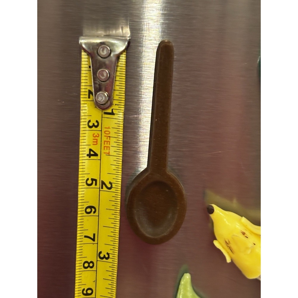 Vintage Novelty Fridge Magnets Vegetable Shaped - Picture 9 of 10